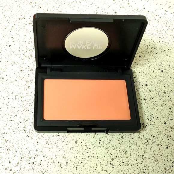 MAKE UP FOR EVER Artist Longwear Skin-fusing Powder Blush - Picture 1 of 3